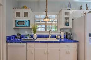 Stunning Views & Waterfront Fun: Aloe Bay Home