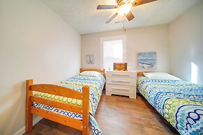 Charming Cottage w/ Yard < 1 Mi to Lake Erie!