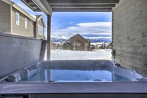 Luxe Rocky Mtn Retreat w/ Hot Tub - By Winter Park