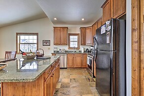 Luxe Rocky Mtn Retreat w/ Hot Tub - By Winter Park