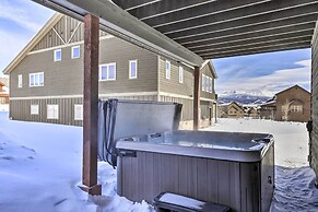 Luxe Rocky Mtn Retreat w/ Hot Tub - By Winter Park