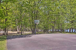 Hot Tub & 2 Game Rooms: Family Poconos Getaway!