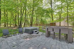Hot Tub & 2 Game Rooms: Family Poconos Getaway!