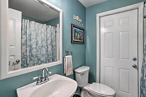 Poolside Paradise w/ Tropical Hut in Palm Beach