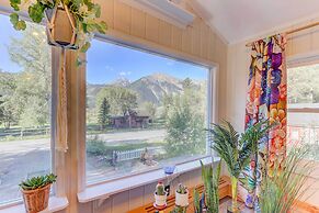 Lake Cabin w/ King Bed, Foodie Kitchen, & Views