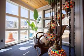 Lake Cabin w/ King Bed, Foodie Kitchen, & Views