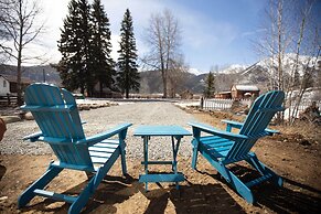 Lake Cabin w/ King Bed, Foodie Kitchen, & Views