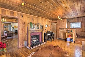 Lake Cabin w/ King Bed, Foodie Kitchen, & Views