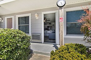 Ocean City Condo w/ Balcony - Walk to the Beach!