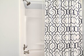 Stroll to Shore: Condo w/ Pool in Ocean City!