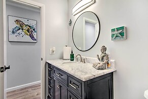 Stroll to Shore: Condo w/ Pool in Ocean City!