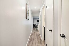 Stroll to Shore: Condo w/ Pool in Ocean City!