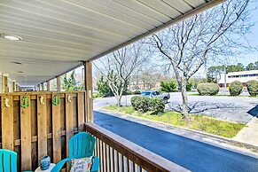 Stroll to Shore: Condo w/ Pool in Ocean City!