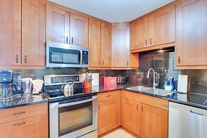 Ski-in Retreat w/ Pool Access: 2 Blocks to Main St