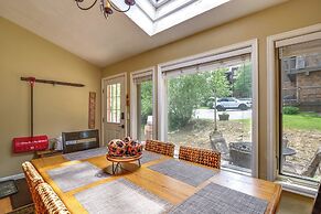 Ski-in Retreat w/ Pool Access: 2 Blocks to Main St