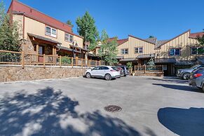 Ski-in Retreat w/ Pool Access: 2 Blocks to Main St