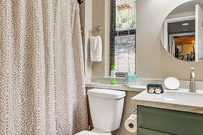 1 Mi to Lake Tahoe: Home w/ Hot Tub & Decks