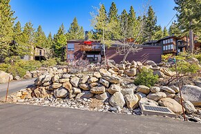 1 Mi to Lake Tahoe: Home w/ Hot Tub & Decks