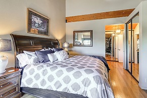 1 Mi to Lake Tahoe: Home w/ Hot Tub & Decks