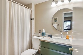 1 Mi to Lake Tahoe: Home w/ Hot Tub & Decks