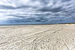 Walk to Pool & Beach: Hilton Head Island Condo!