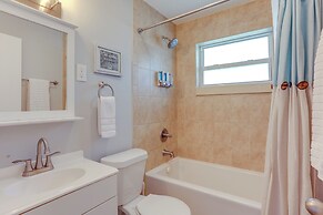 Pet-friendly Palm Beach Pad - 1 Mi to the Ocean!