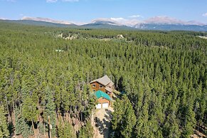 Secluded Fairplay Home w/ Hot Tub & Mountain Views