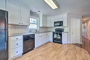 Idyllic Pasadena Retreat With Garden + Hot Tub!