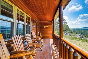 Upscale Wardensville Cabin w/ Deck and Hot Tub!