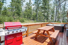 Secluded Mountain Cabin in Wardensville!