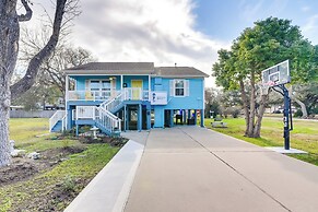 Galloping Seahorse Seabrook Home ~ 4 Mi to Nasa!