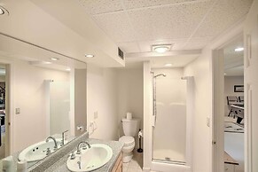 Gorgeous Charlevoix Home on Lake Michigan!