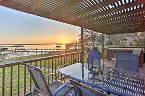 Gun Barrel City Home w/ Hot Tub!