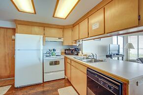 Smith River Vintage Cabin: Oceanfront Deck + Views