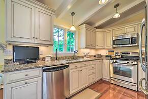 Charming Hyannis Cottage: 1 Mi to Beach!