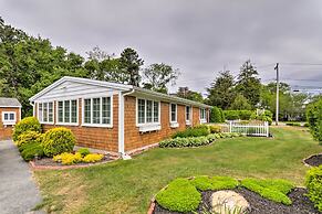 Charming Hyannis Cottage: 1 Mi to Beach!