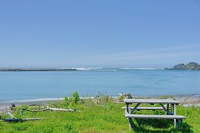 Smith River Home w/ Boat Launch & Ocean Views