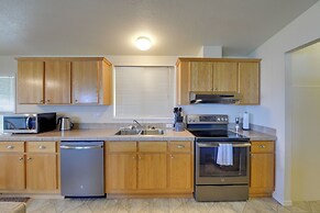 Smith River Home w/ Boat Launch & Ocean Views