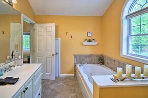 Family-friendly Hancock Home: Walk to Slopes!