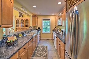 Family-friendly Hancock Home: Walk to Slopes!