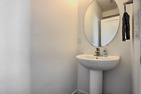 Spacious Denver Townhome Near Central Park!