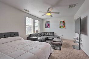 Spacious Denver Townhome Near Central Park!