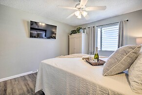 Sunny Central Condo: Lanai & Community Pool Access