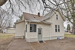 Charming Home < One Block to Lake Superior!