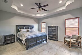 South Padre Paradise w/ Saltwater Pool Near Golf!