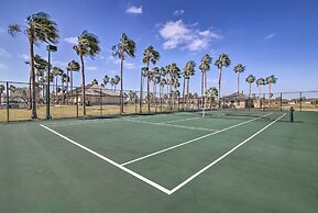 South Padre Paradise w/ Saltwater Pool Near Golf!