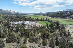 Walk to Big Bear Lake: Cozy Cabin w/ Deck