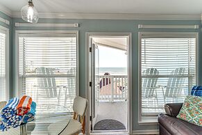 Beachside Condo w/ Pool & Hot Tub in Galveston!