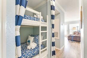 Beachside Condo w/ Pool & Hot Tub in Galveston!