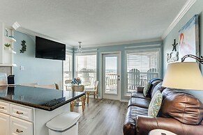 Beachside Condo w/ Pool & Hot Tub in Galveston!